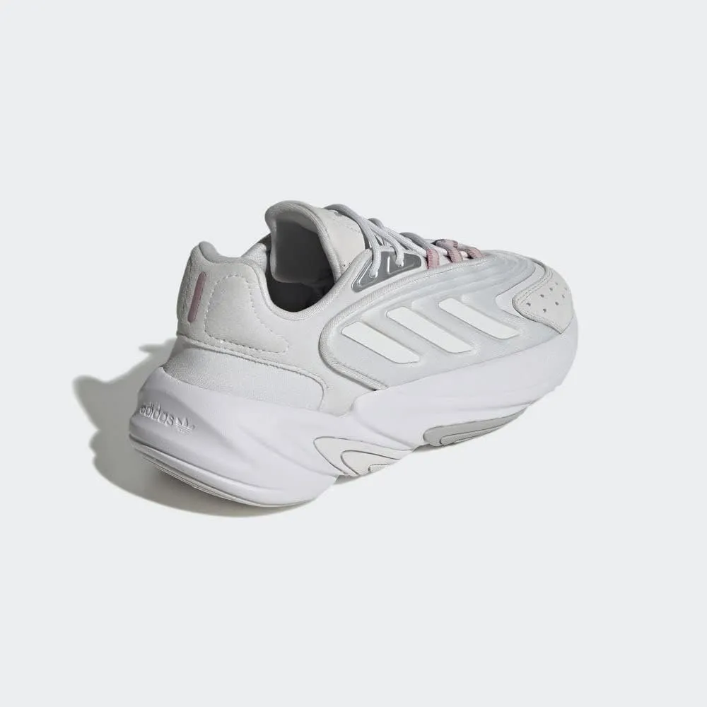 adidas Originals Women's Ozelia Sneaker