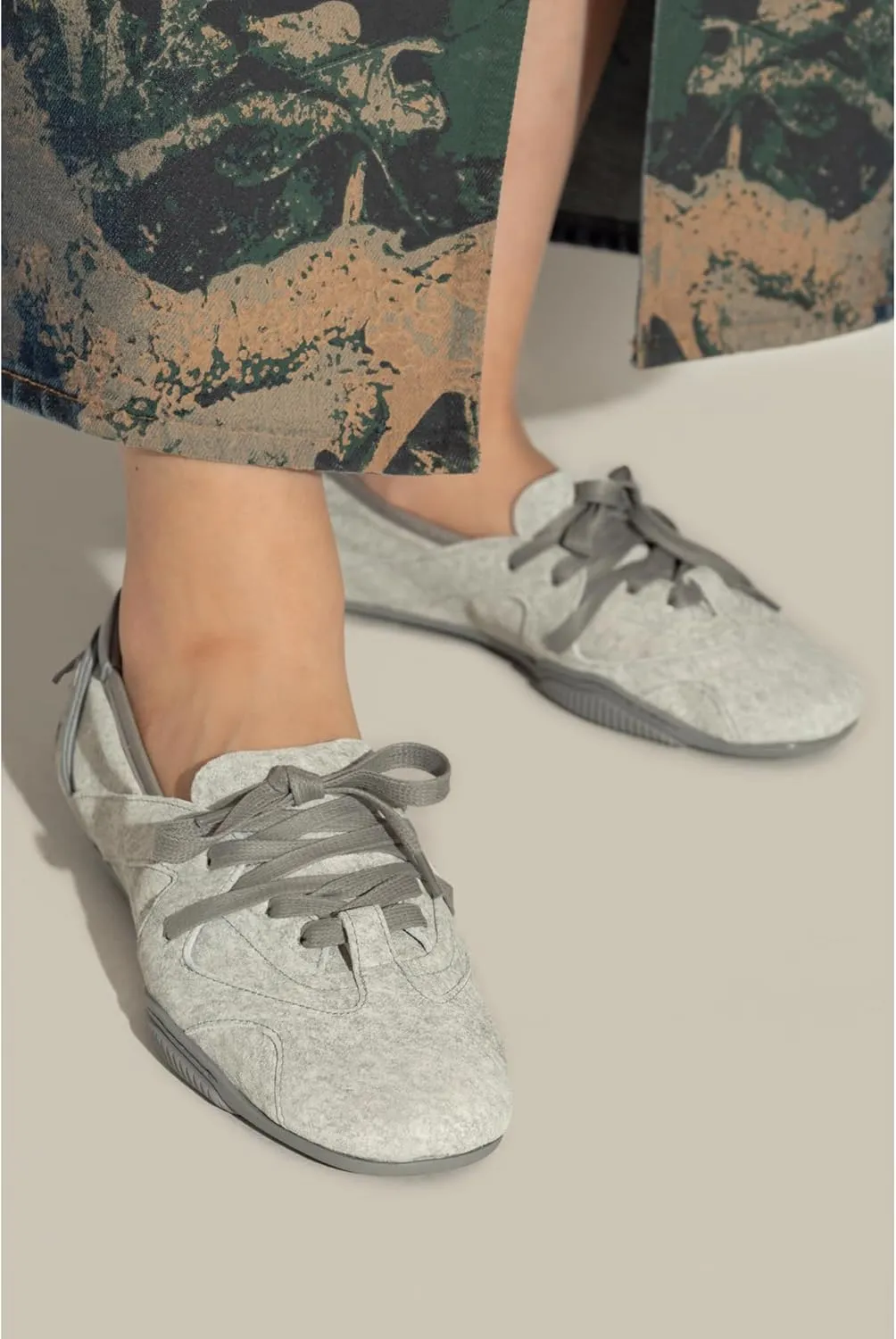 Arqa Women's Lace-up Leather Casual Sneakers Ballet Silhouette Crafted in Leather Cracked Finish Decorative Lacing Back Flat Sneakers Comfortable Outgoing Tennis Walking Shoes