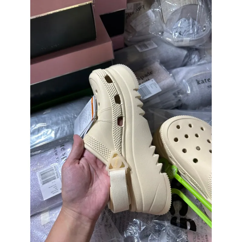 AUTHENTIC/ORIGINAL CROCS Hiker Clog in Vanilla White Size 6 Women ONLY