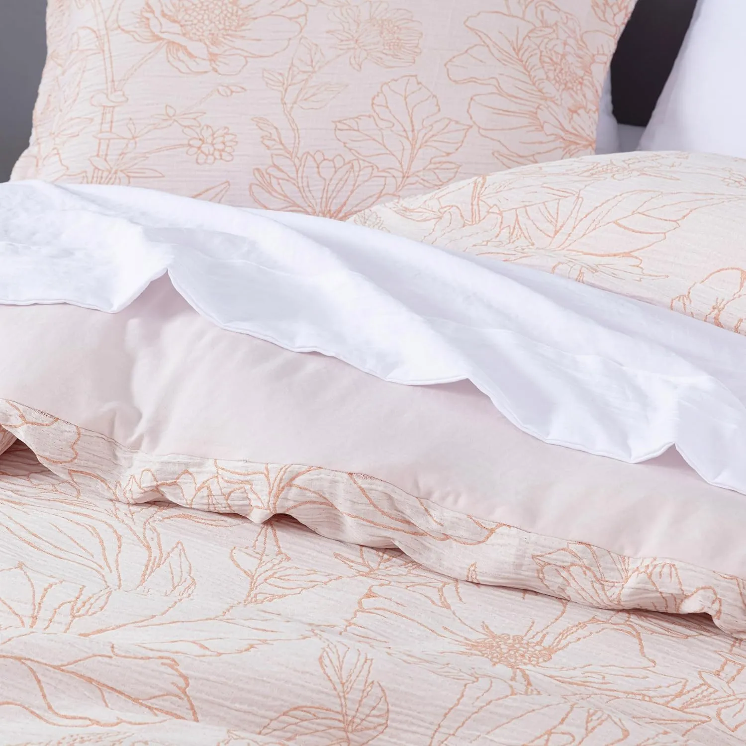Chezmoi Collection Isla 7-Piece Floral Bed in a Bag Full, White/Coral, Jacquard Textured Lightweight Bedding for All Season (1 Comforter, 2 Shams, 2 Pillowcases, 1 Flat Sheet, 1 Fitted Sheet)