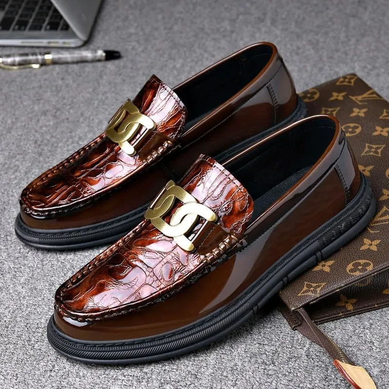 Contemporary Men's Brogue Derby Shoes - Smooth Leather Upper with Flexible Sole for Business Meetings & Evening Occasions