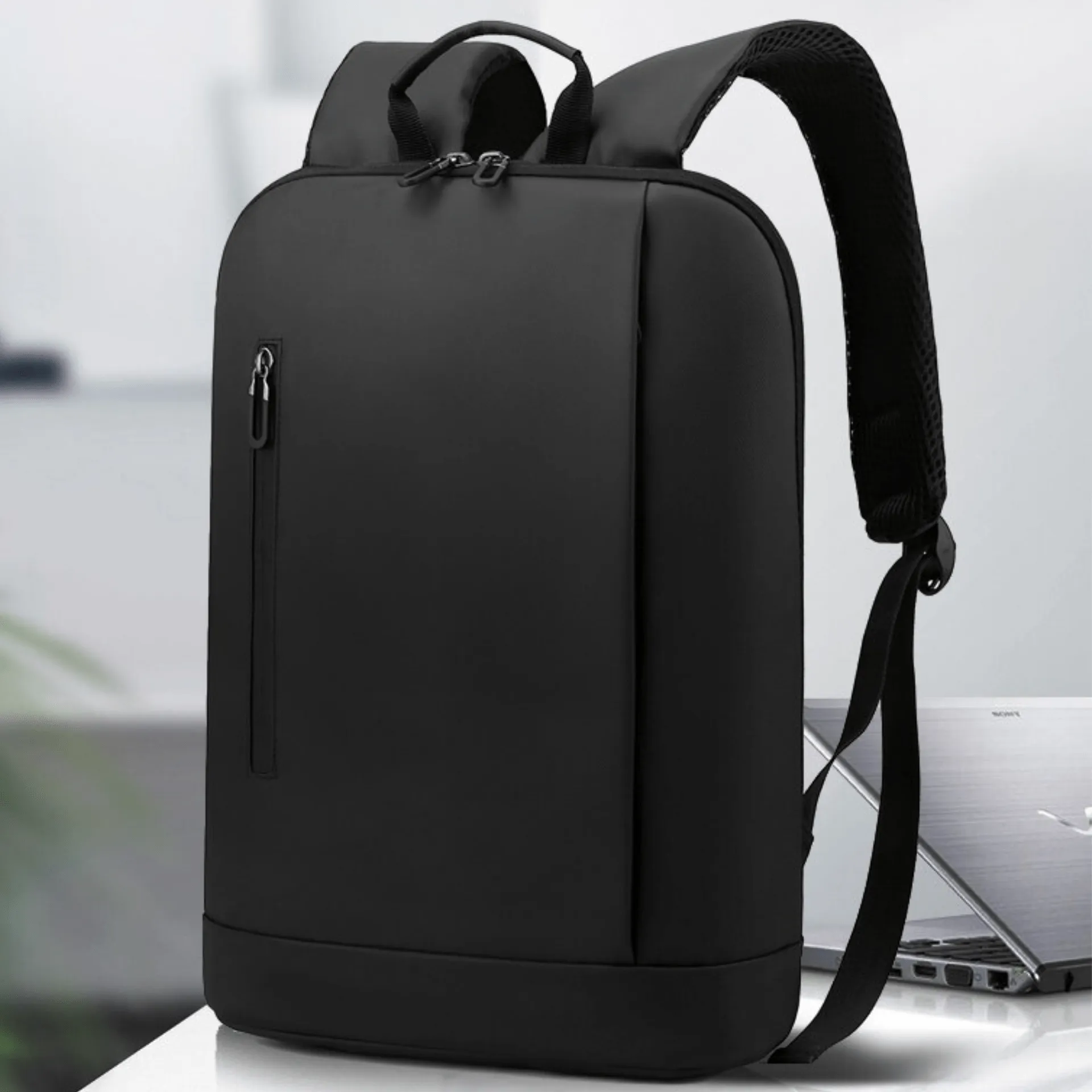 Dakar - Lightweight and Flat Backpack