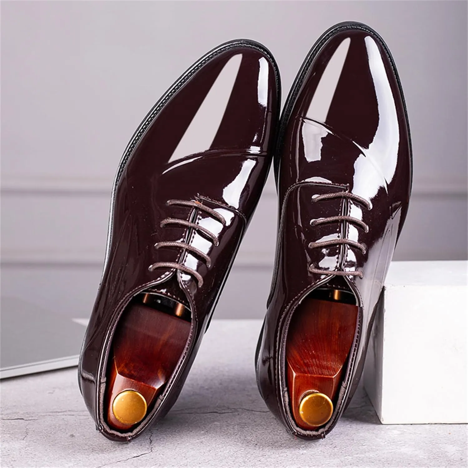 Faux Patent Leather Dress Shoes for Men Classic Lace-up Formal Oxfords Shoes Business Wedding Tuxedo Wingtip Shoes Brown