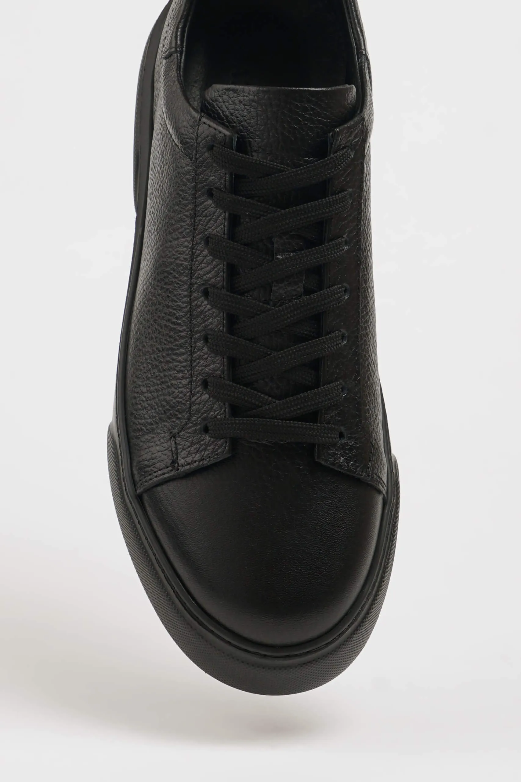 HolloShoe All Black Leather Low-Top Sneakers