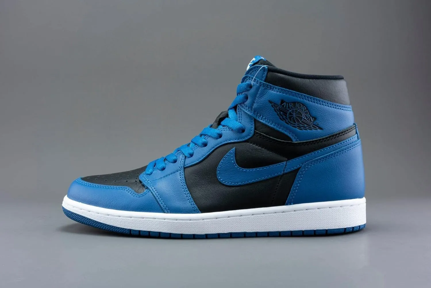 Jordan Unisex-Adult Sneaker