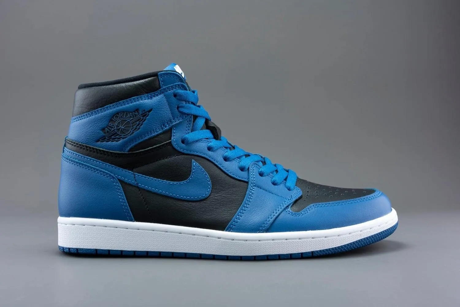 Jordan Unisex-Adult Sneaker
