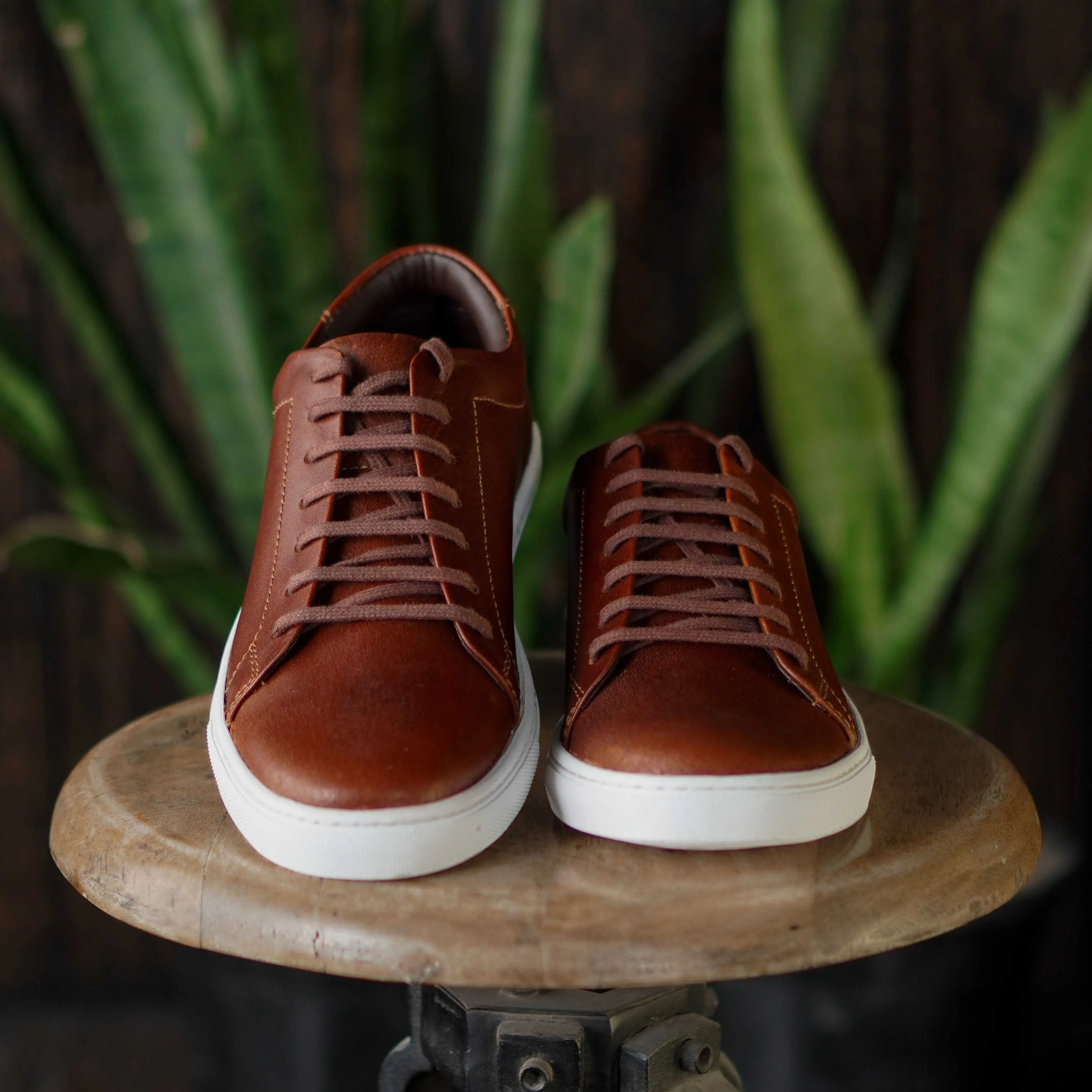 Manhattan Low Top Sneakers (Saddle Tan)