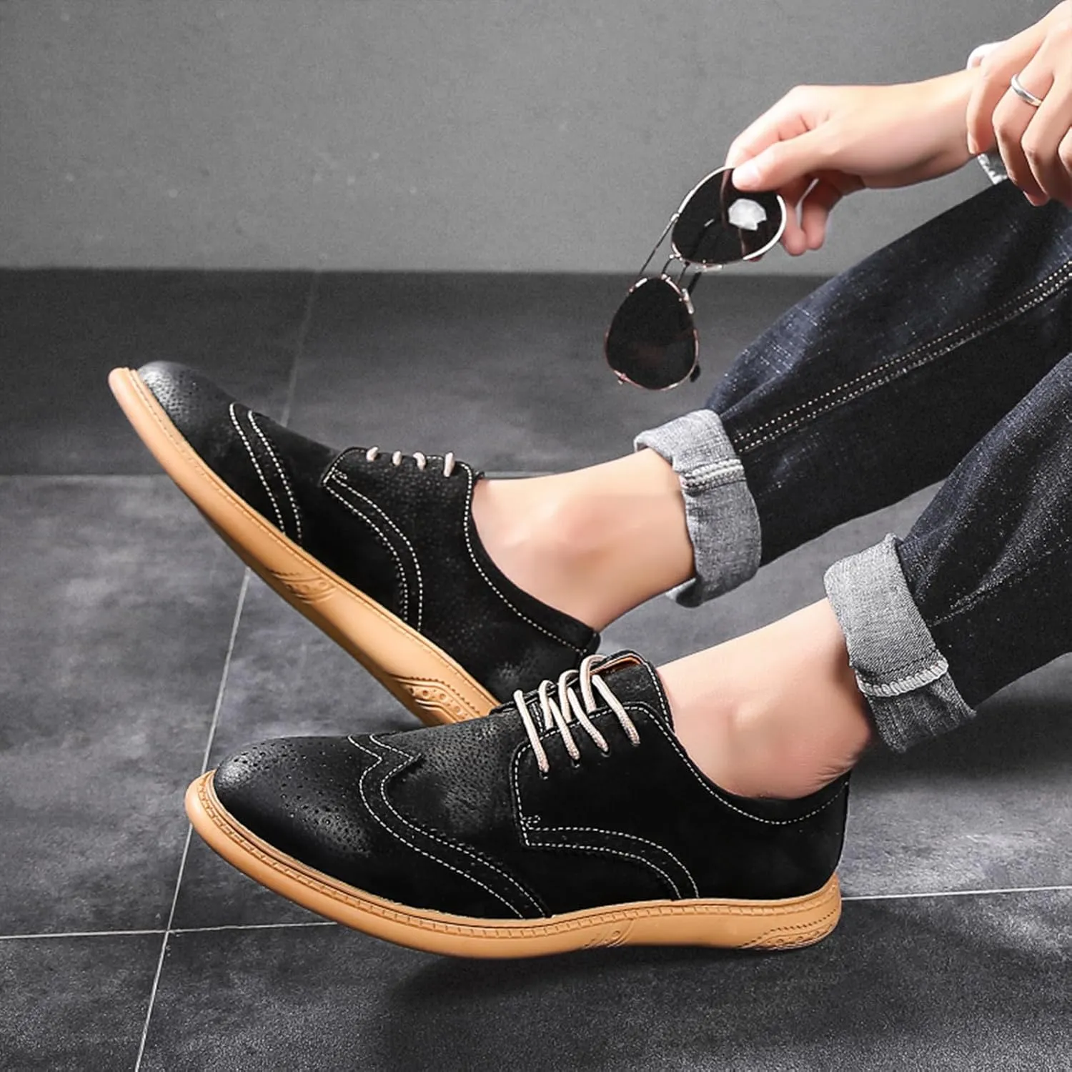 Men's Retro Leather Oxford Dress Shoes - Wingtip Brogue Derby with Round Toe Low Heel Lace-Up Design for Business Formal & Casual Wear - Comfortable & Stylish