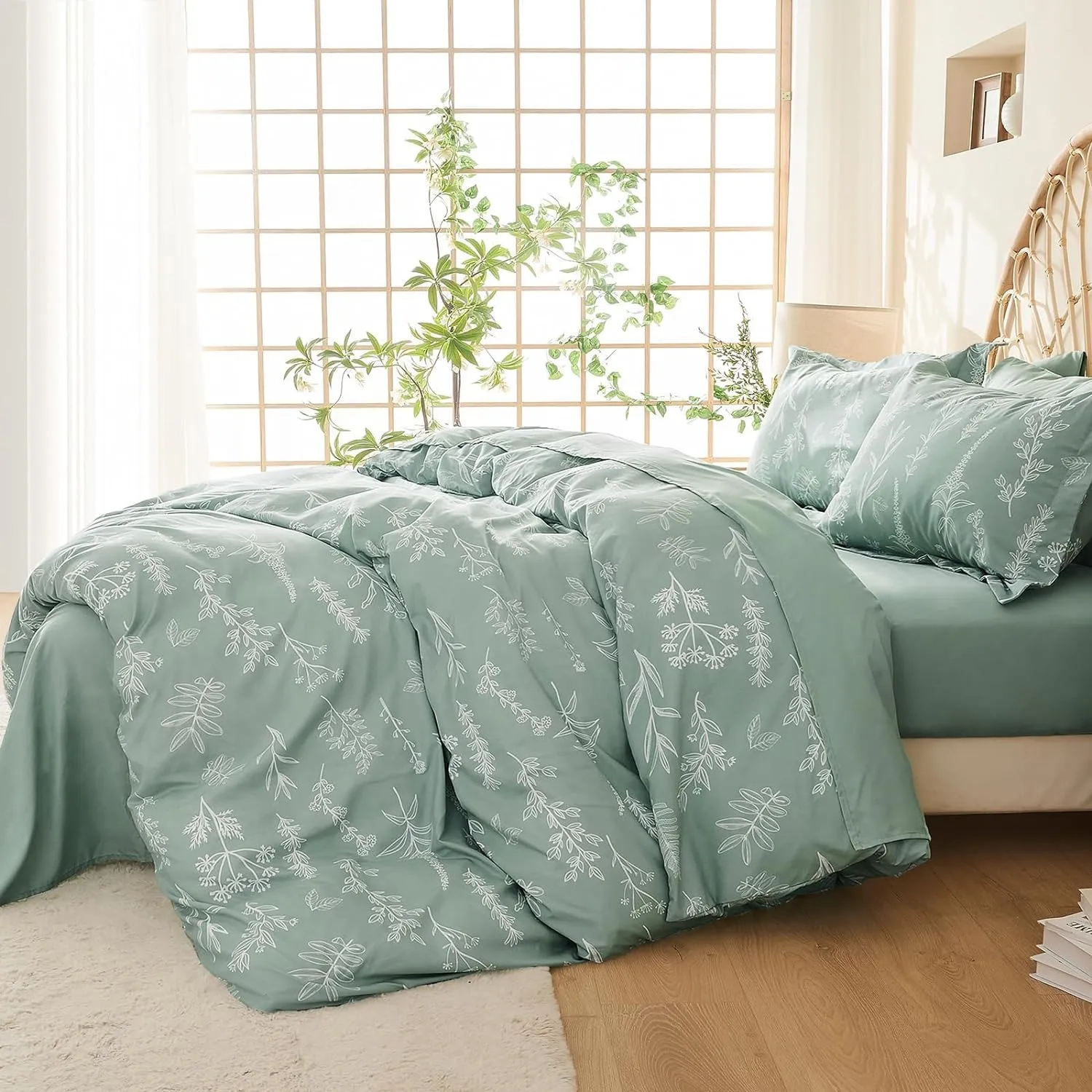 MUXHOMO Full Comforter Set, Sage Green Elegant Floral Print Bed in a Bag 7 Pieces, Ultra Soft & Breathable Reversible Botanical Pattern Bedding Set with Comforter, Sheets, Pillowcases, and Shams