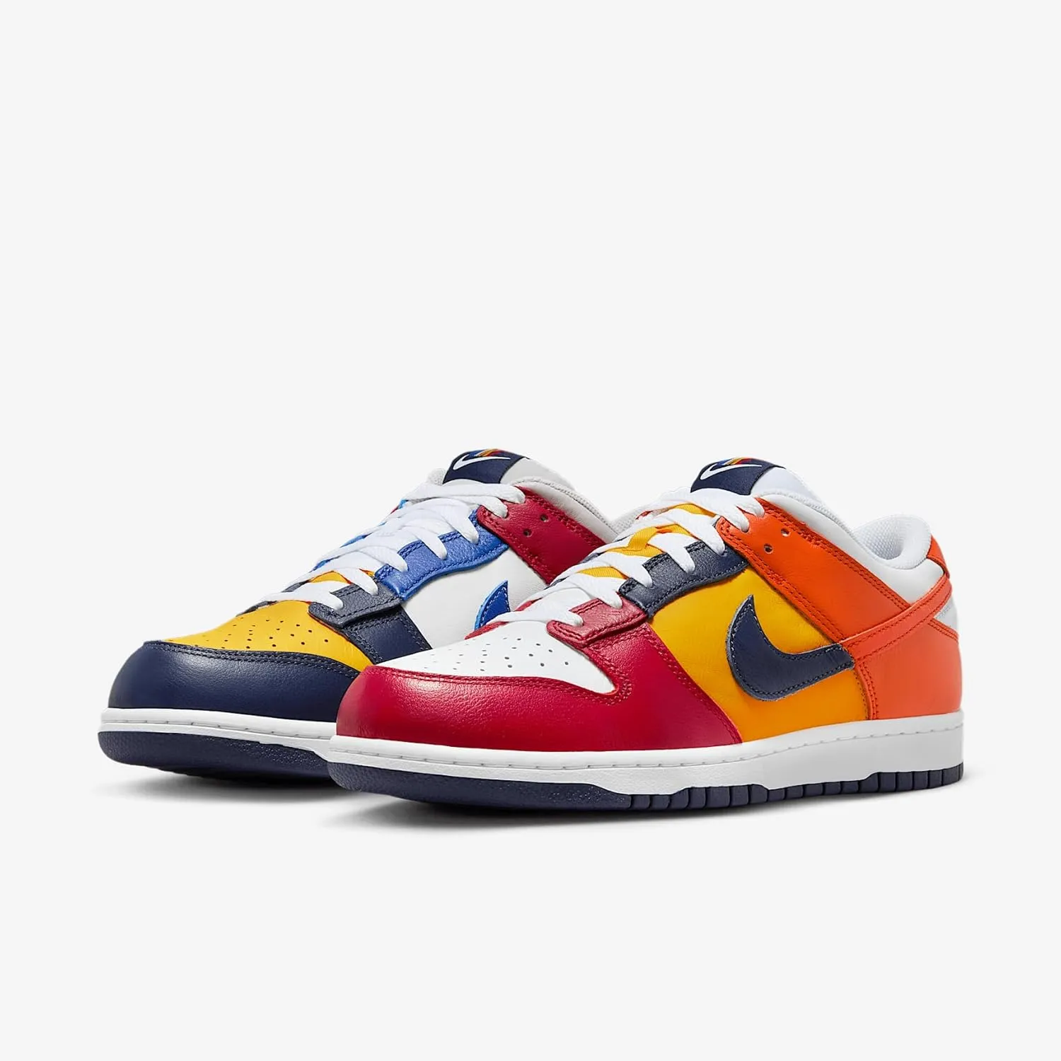 NIKE Men's Sneaker