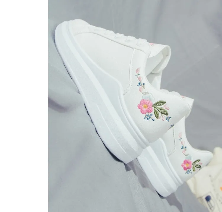 Sports & Casual for women / Women White Casual Shoes