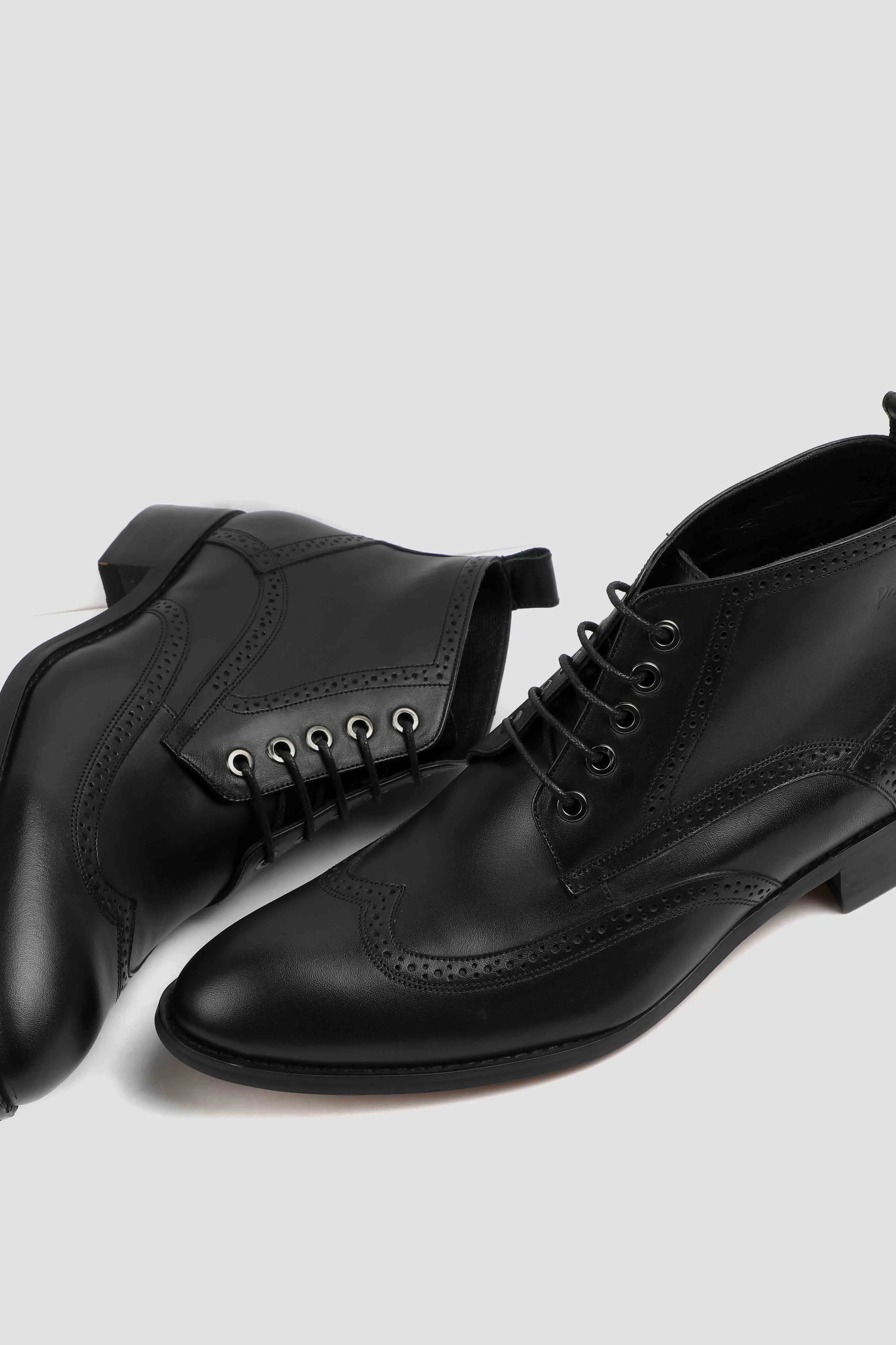 Wingtip Derby Boot