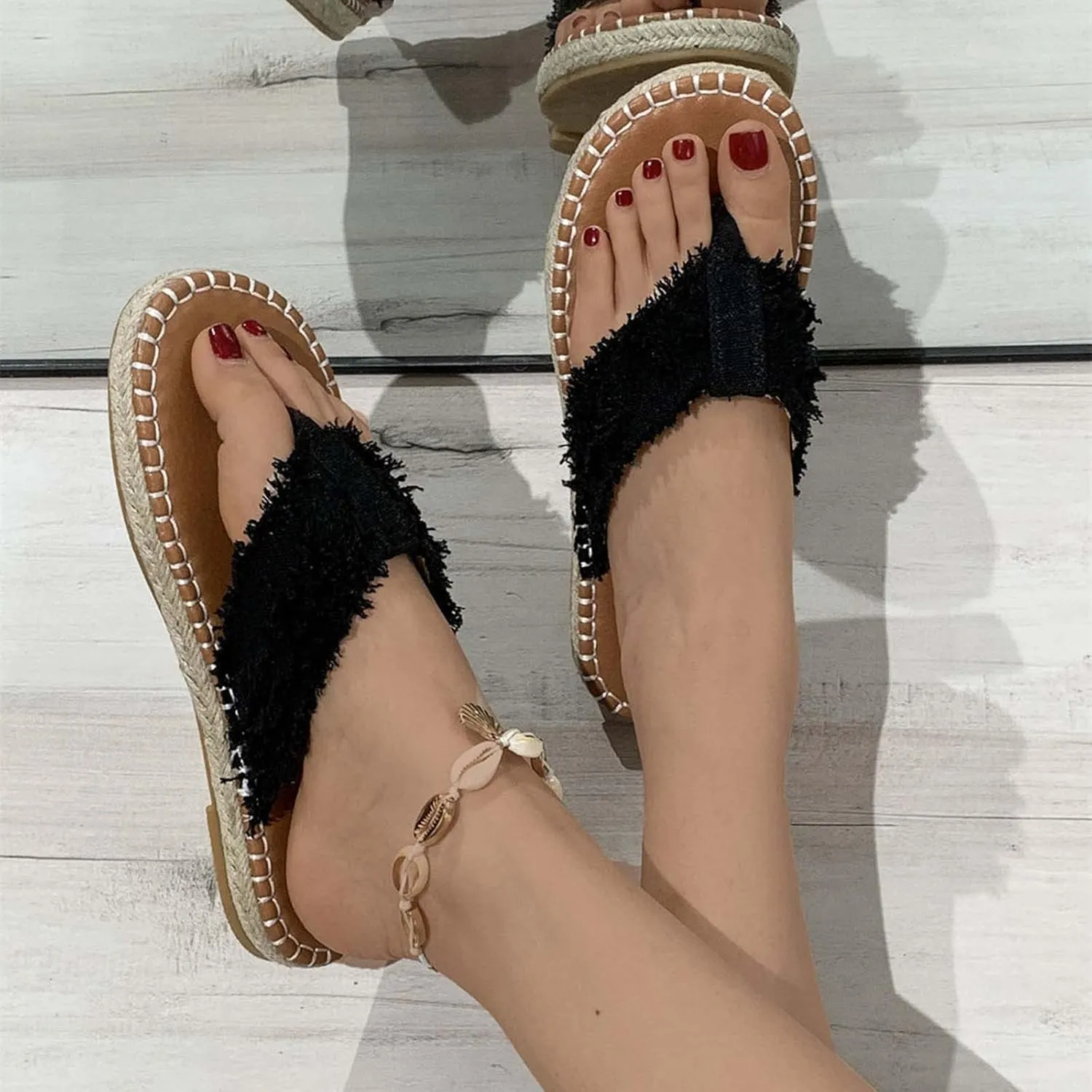 Womens Casual Flat Straw Sandals Vintage Thong Straps Clip Toe Flip Flops Summer Lightweight Slides Comfortable Ladies Beach Shoes Slippers
