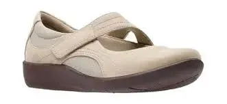 Women’s Clarks Sillian Bella – Lightweight Comfort & Sporty Style