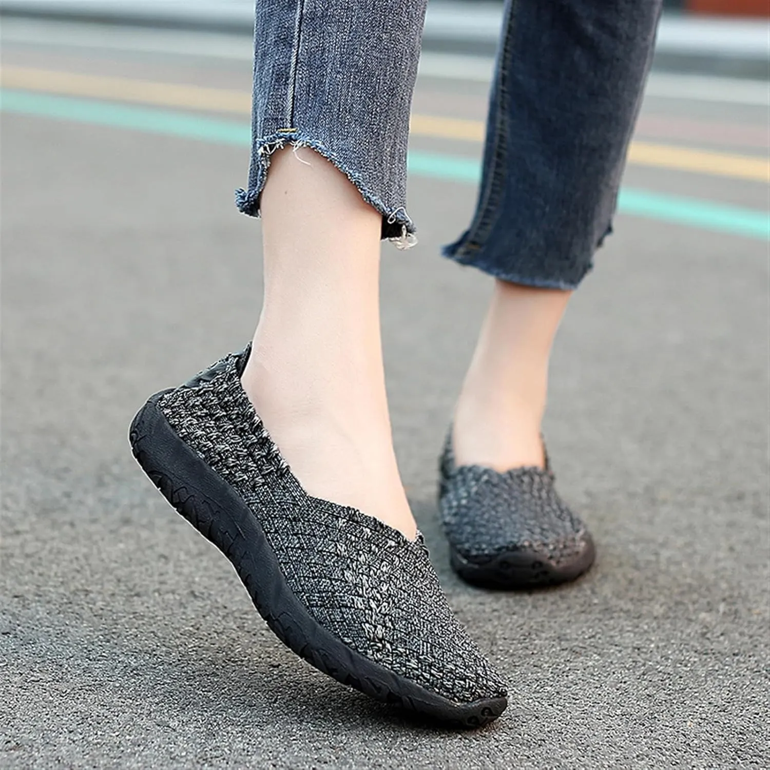 Women's Sidewalk Slip on Flat Elastic Woven Walking Shoes Lightweight Breathable Mesh Walking Sneakers Running Shoes