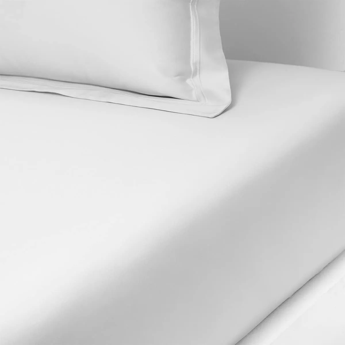 Yves Delorme Triomphe Verones Queen 63 x 81 in Fitted Sheet - Extra Soft and Warm Luxury Sheets, 100% Natural Organic French Bed Linens - Breathable and Durable